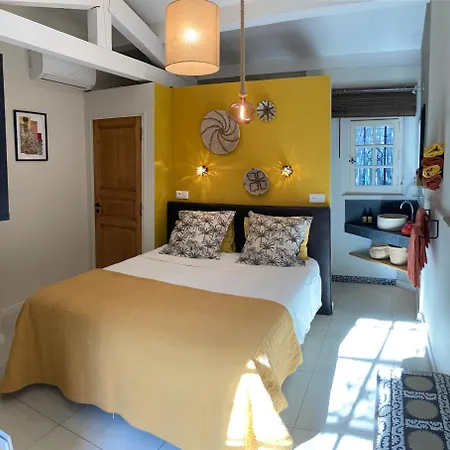 ベッド・アンド・ブレックファスト La Vagabonde 4*